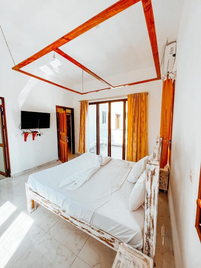 Met Beach Resort Малинди Экстерьер фото