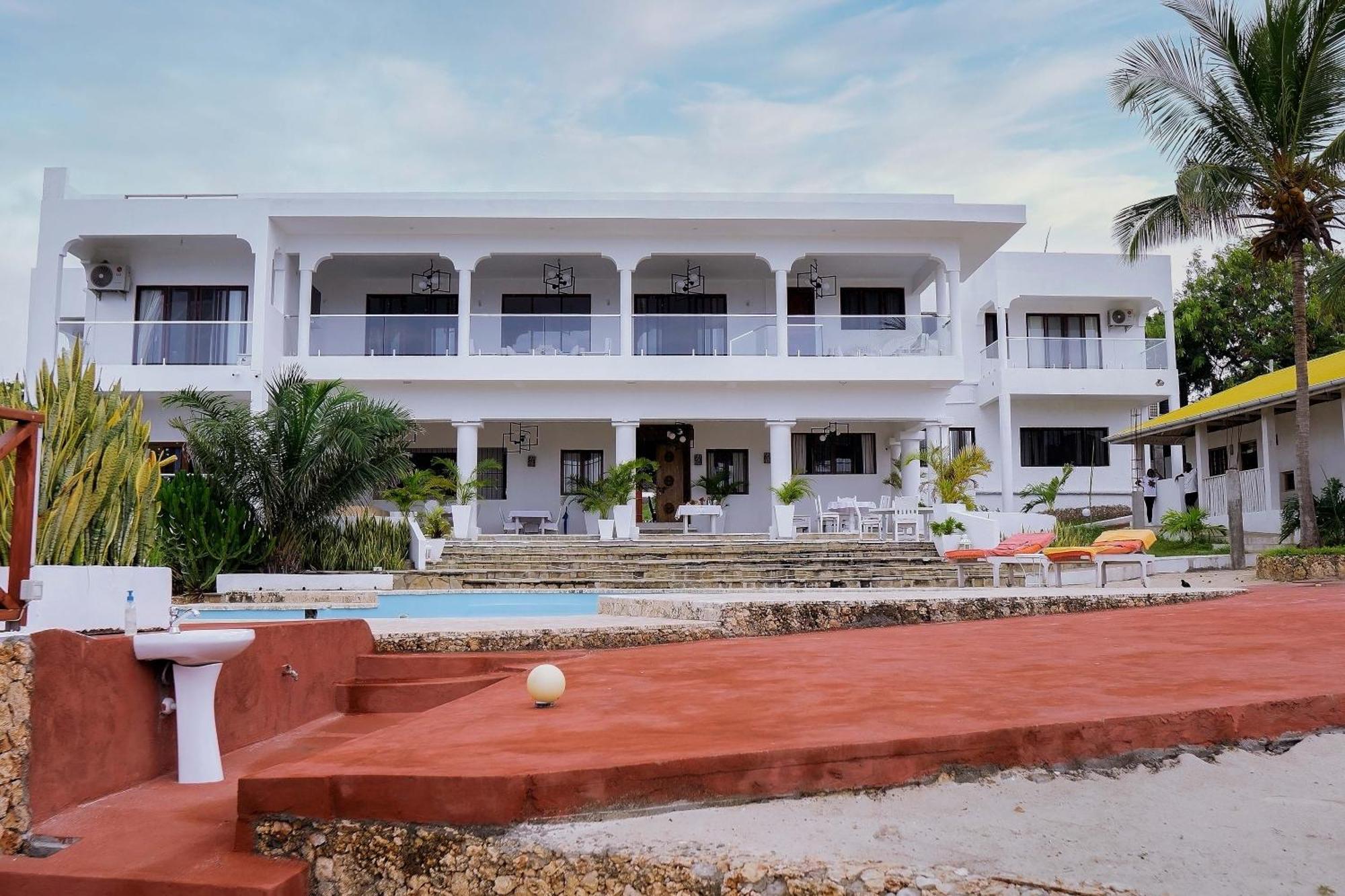 Met Beach Resort Малинди Экстерьер фото